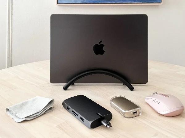 ТОП-5 аксесуарів для MacBook у 2025